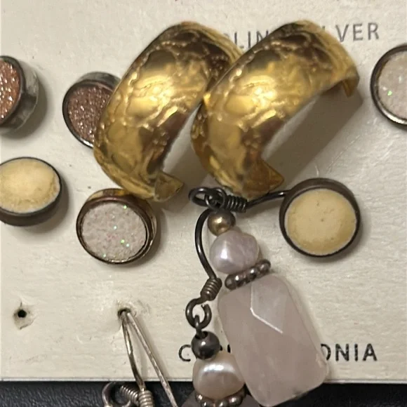 bundle of jewelry- costume, used for crafts or jewelry. Newer and clean. - Picture 5 of 16